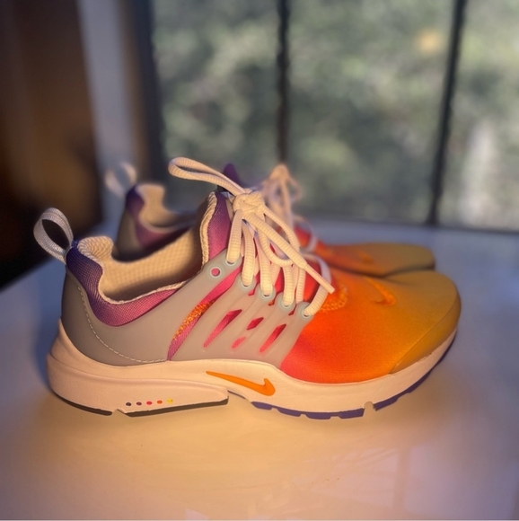 Colorful Gradient Sneakers Nike Presto Womens Xs Fits Size 6.5-8.5 - Picture 2 of 3